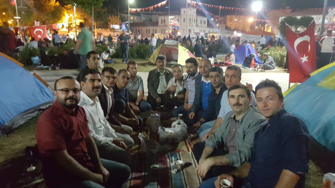 Sivas dün eğilmedi, bugün de eğilmez! 1