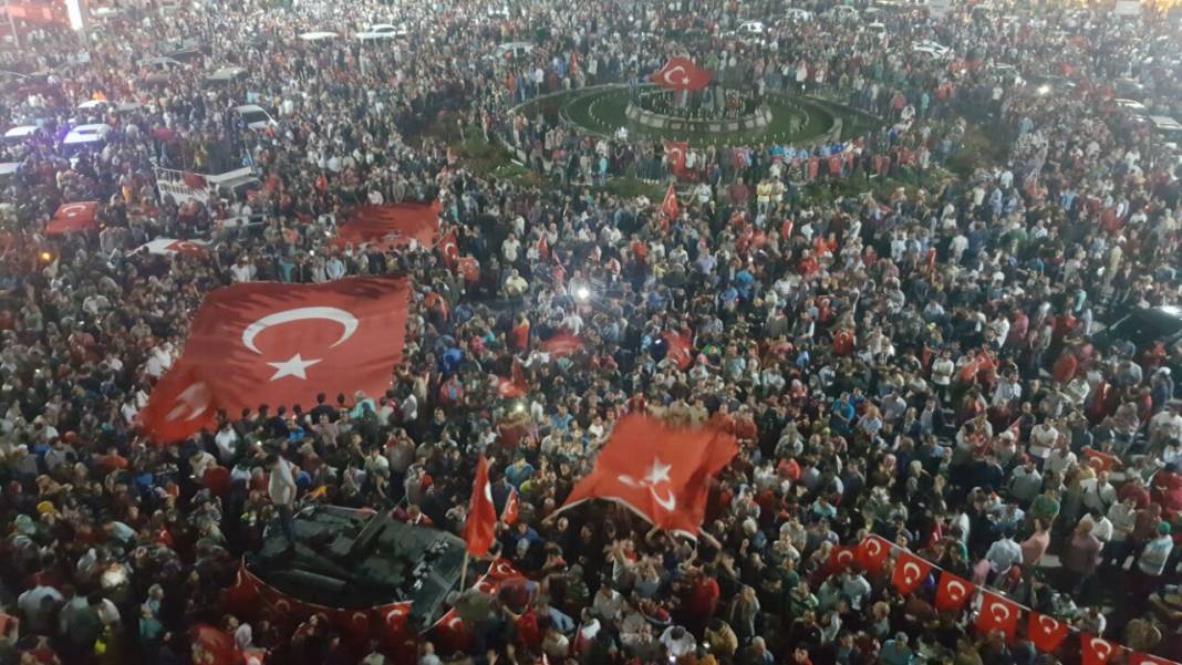 Sivas dün eğilmedi, bugün de eğilmez! 3