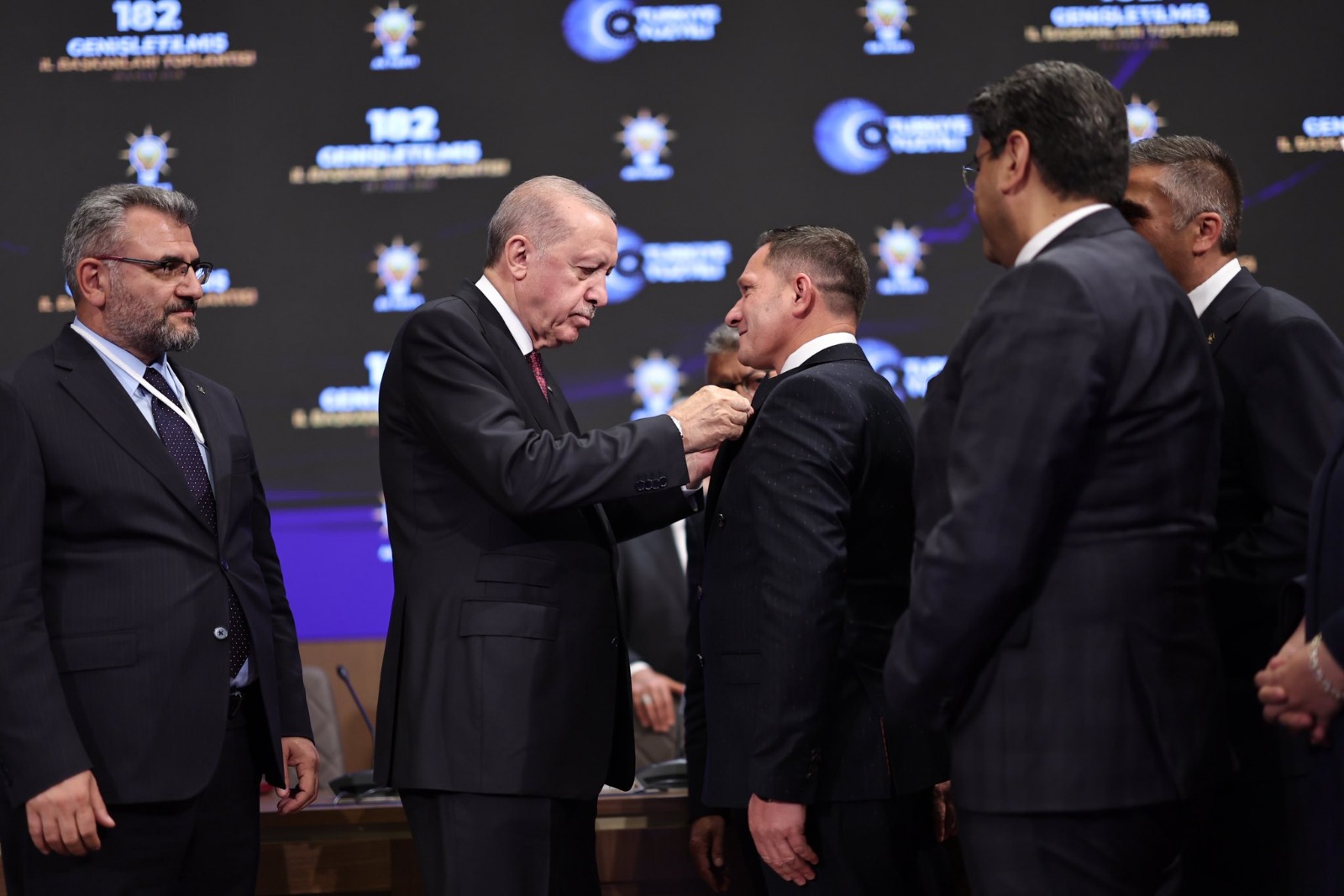 Karakullukcu resmen AK Parti saflarında