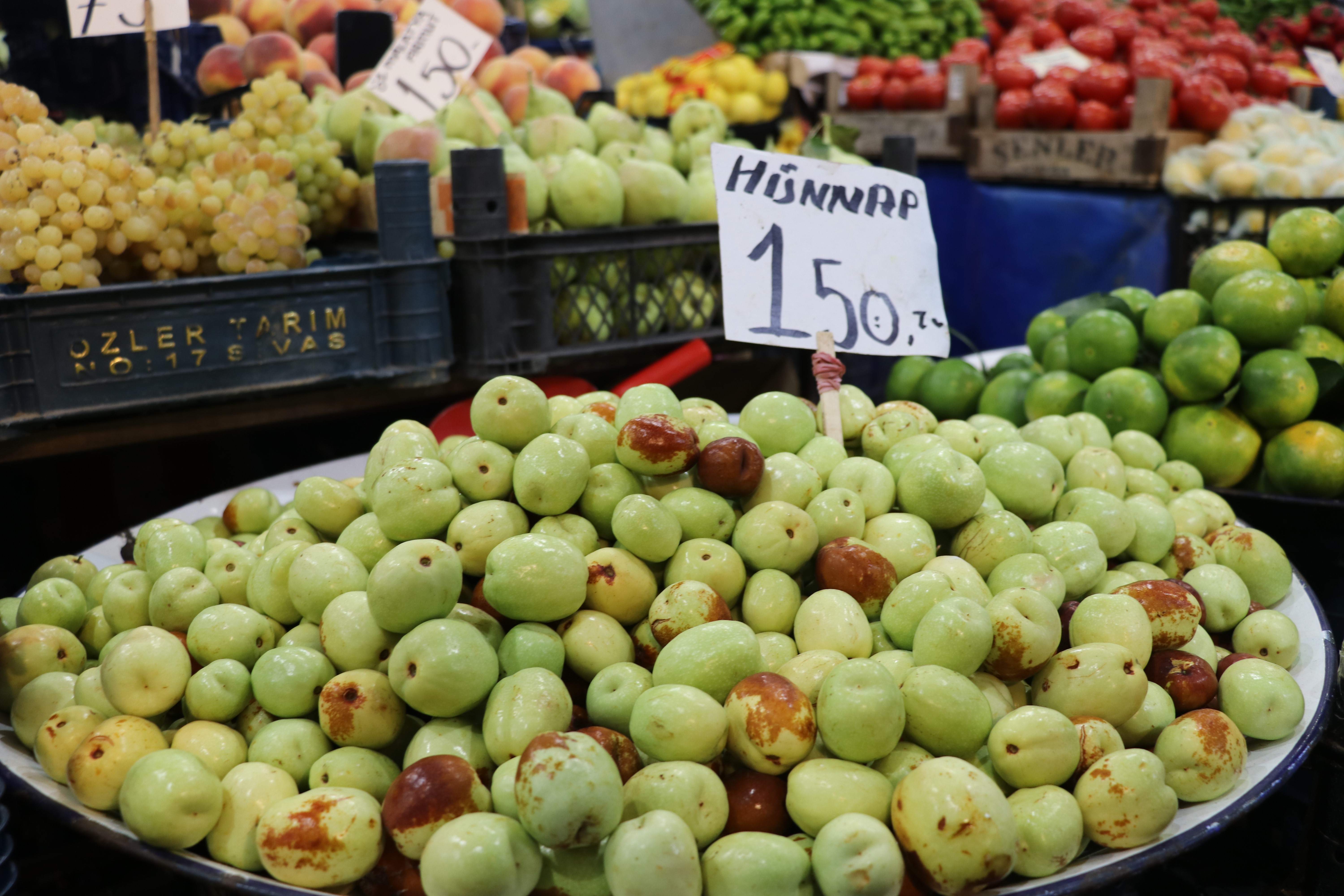 3 tanesi 1 kilo mandalinaya bedel! Sivas'ta yok satıyor: Kimyasal ilaç kullanmak istemeyen koşuyor