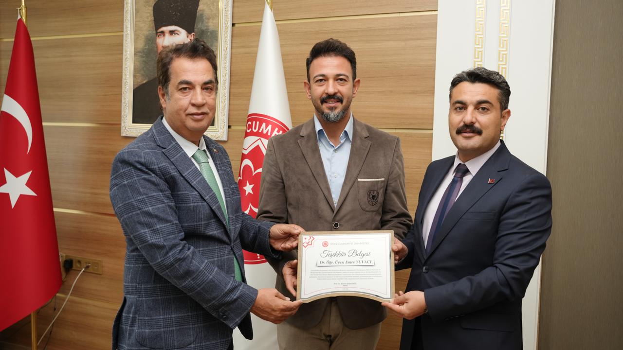 Polonya’dan ödülle döndüler