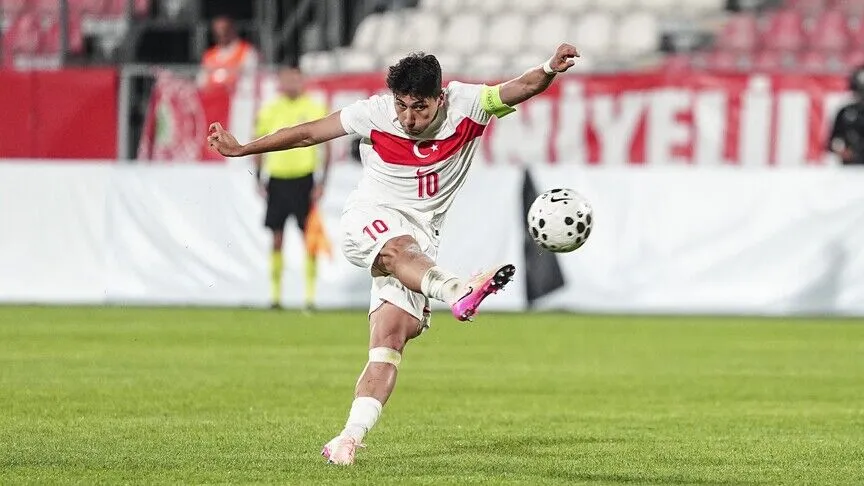 A Milli Futbol Takımı'nın aday kadrosuna 2 ilave