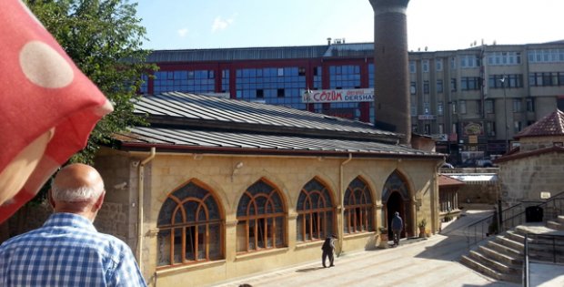 Şems-İ Sivas-İ Türbesi´ne Engelli Asansörü Yapılacak