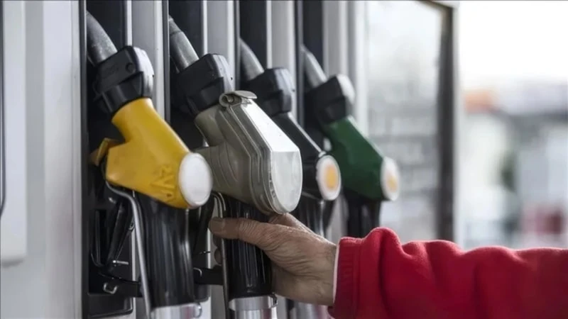 Motorine Bir İndirim Daha! Litre Fiyatı 4.90 Lira Düştü!