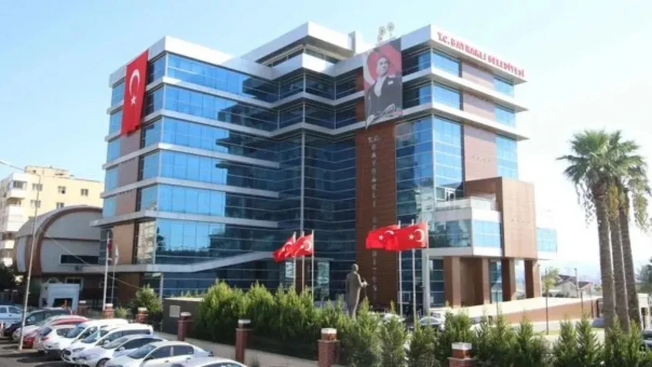 Bayraklı Belediyesi’ne Operasyon! 45 Kişi Hakkında Gözaltı Kararı!