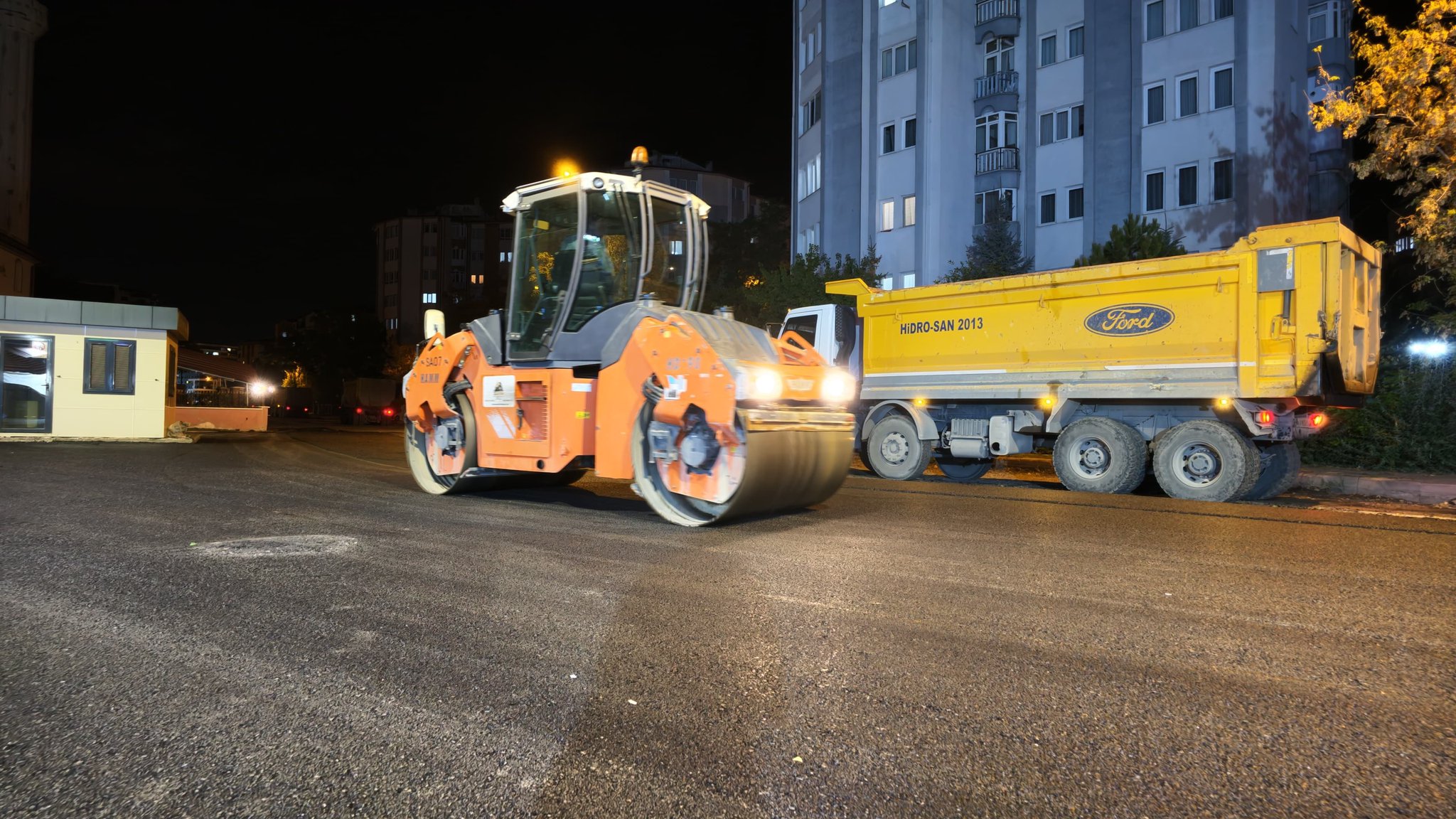 Sivas’ta Asfalt Mesaisi Gece Boyunca Devam Etti!