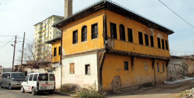 Restore Edileceği Günü Bekliyor