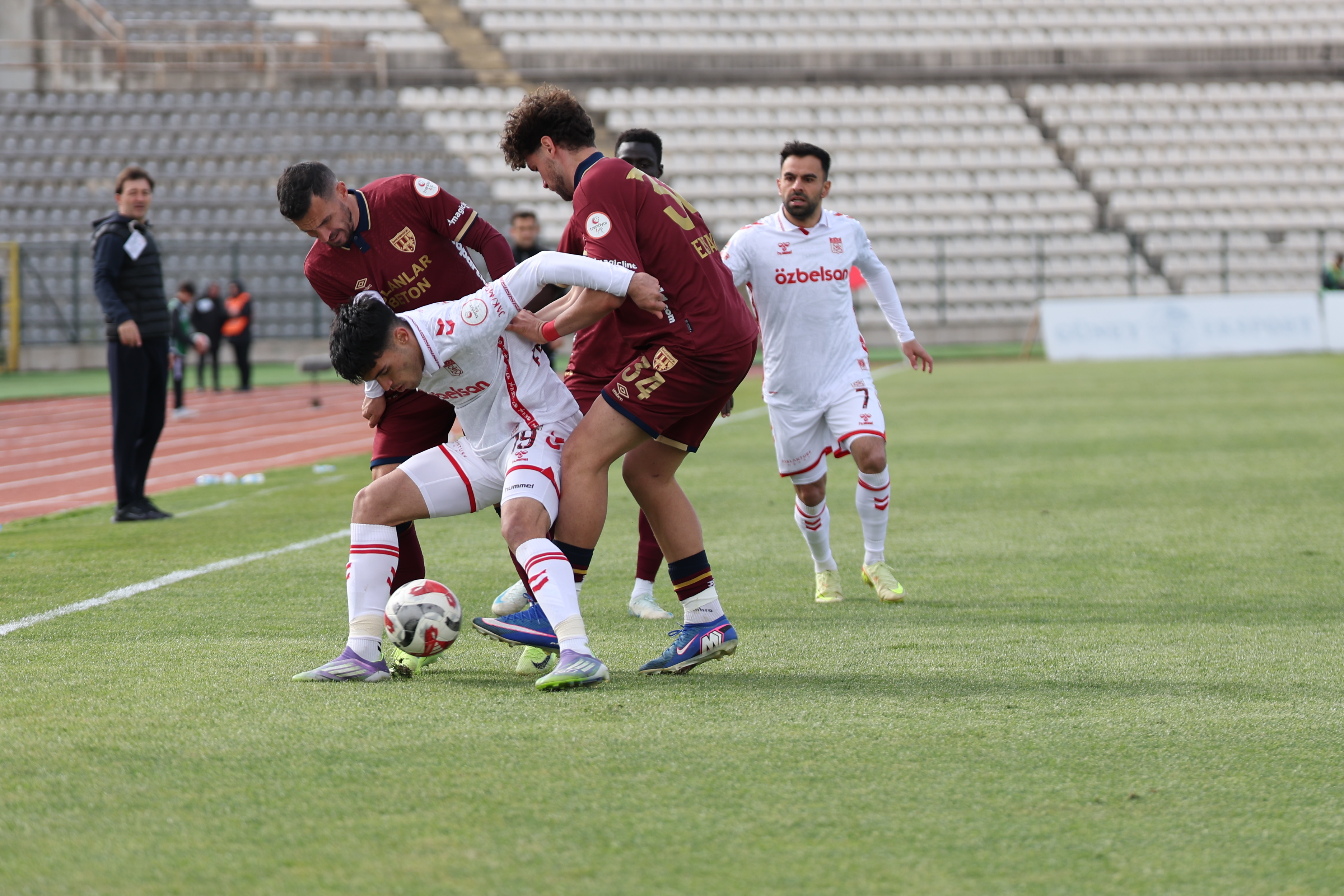 Sivasspor Bandırma deplasmanında 3 puan arayacak!