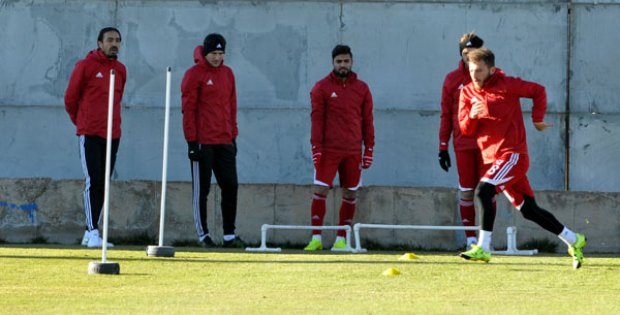 Yiğidolar, Fenerbahçe´ye Bileniyor