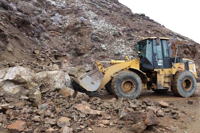 Koyulhisar’da Heyelan Nedeniyle Zarar Gören Grup Yolunda Onarım Tamamlandı!