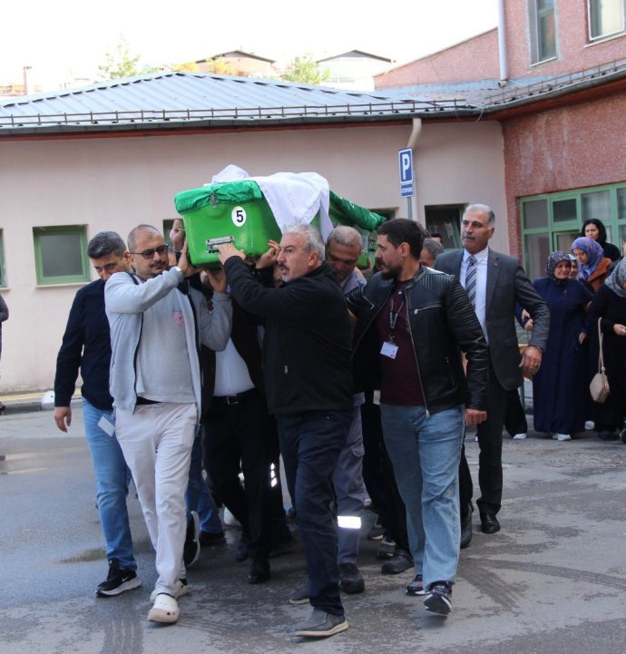 Sağlık teknikeri Ayşe Seylan son yolculuğuna uğurlandı