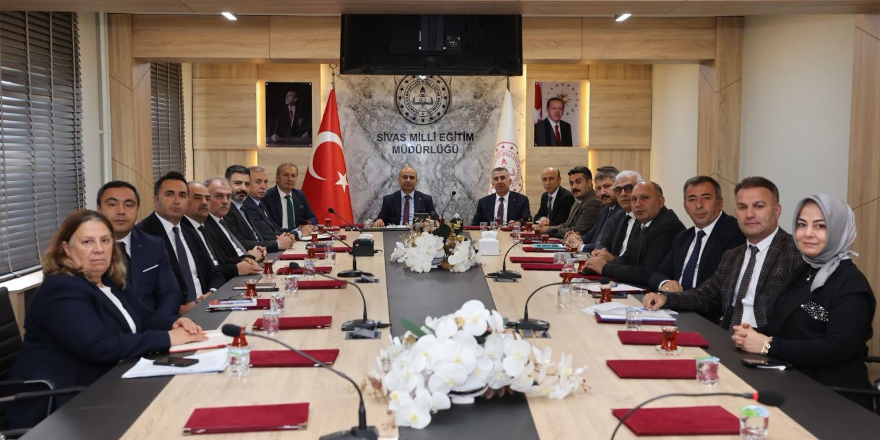Sivas eğitiminde denetim mesaisi! MEB heyeti iki haftalık raporu açıkladı!