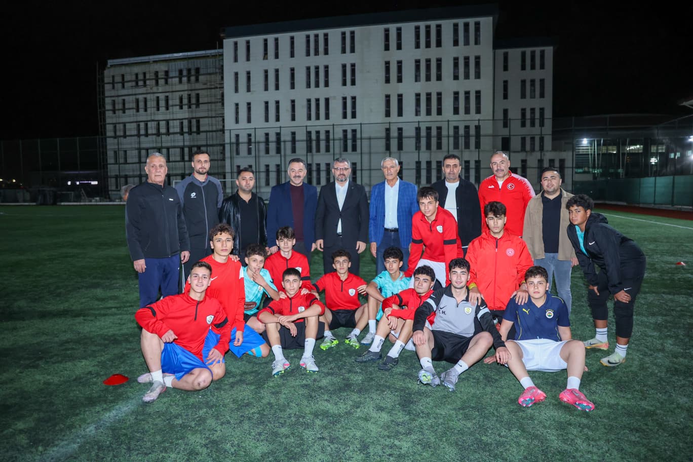 Tanrıverdi’den amatör spor çıkarması