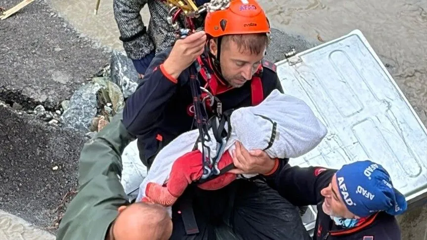 Bebeği kurtardıktan sonra yeniden uyuttular