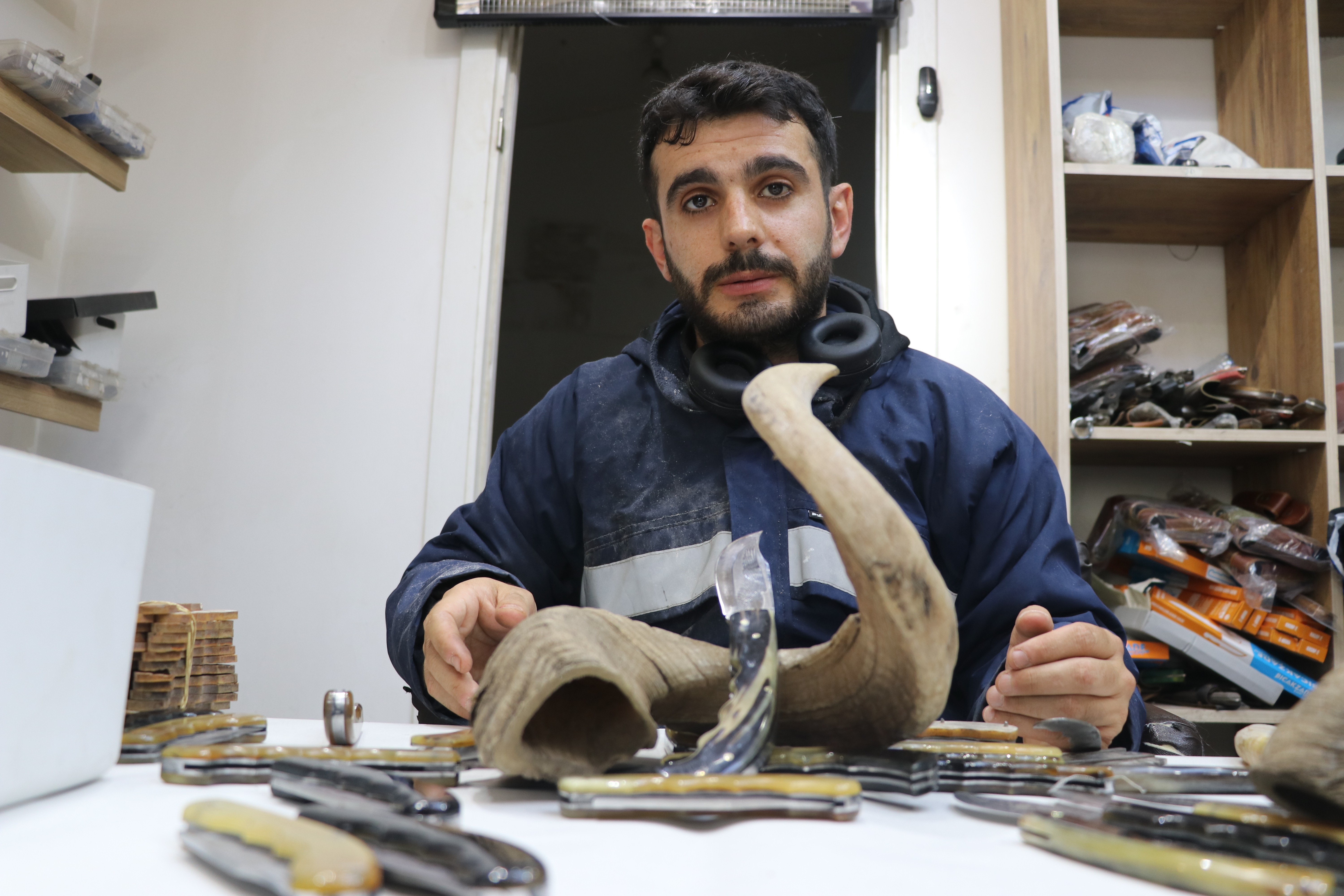 Sivas'ta  30 yıllık boynuzlar bıçak sapına dönüştü