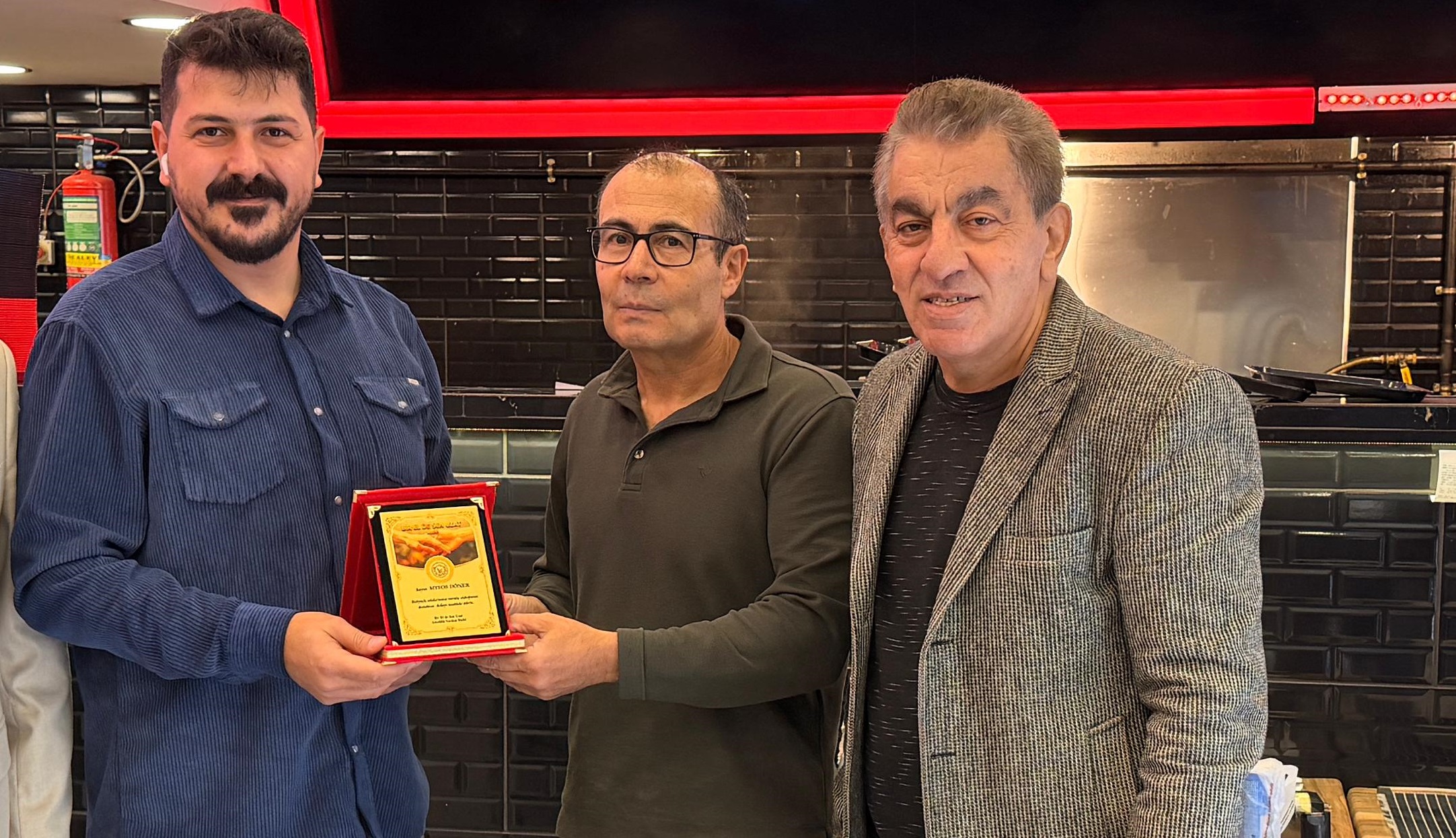 Sivas’ta 300 yetim ve öksüz çocuğa anlamlı ikram!