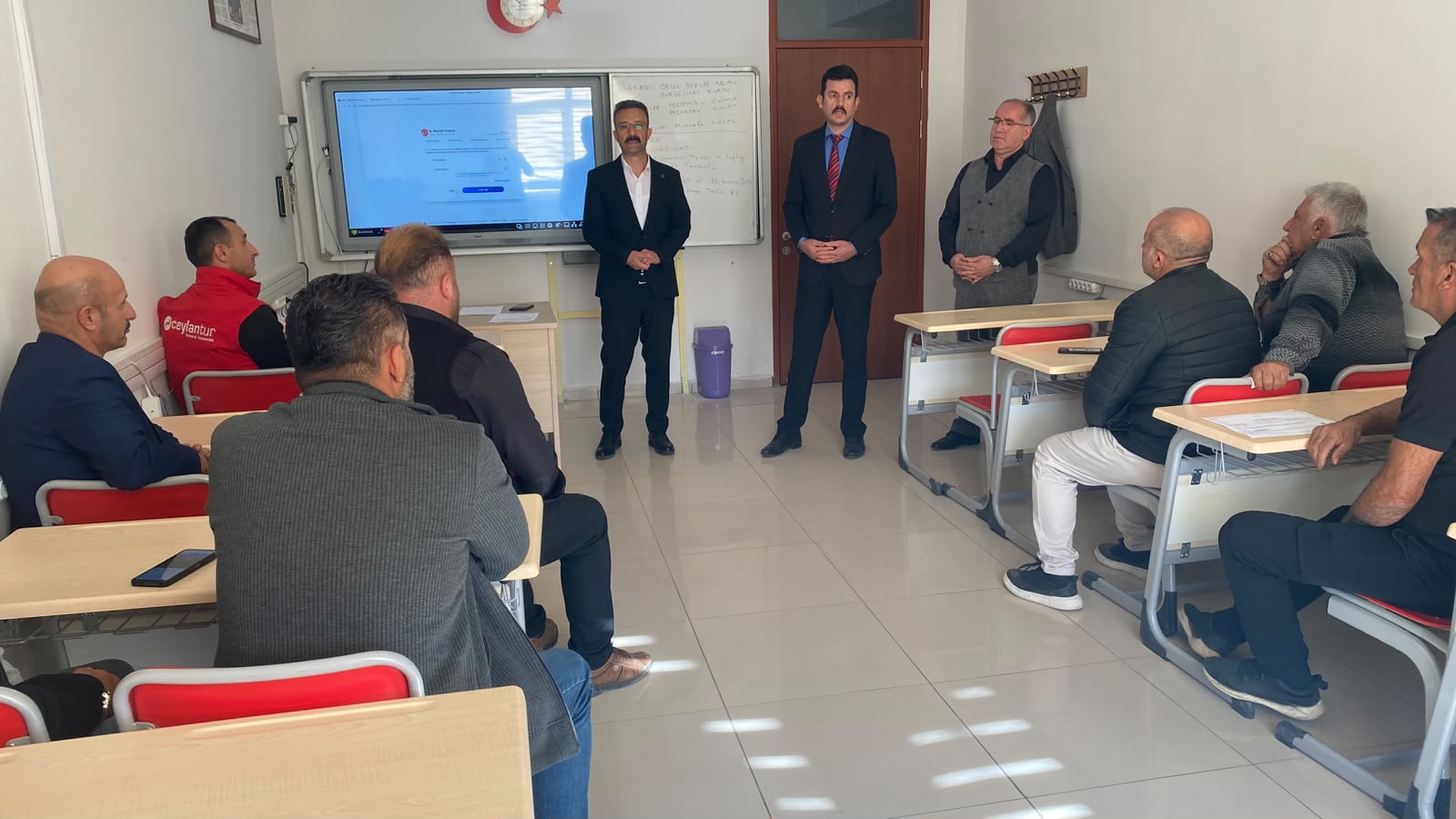 Ulaş'ta öğrenci servisi sürücülerine yönelik kurs açıldı