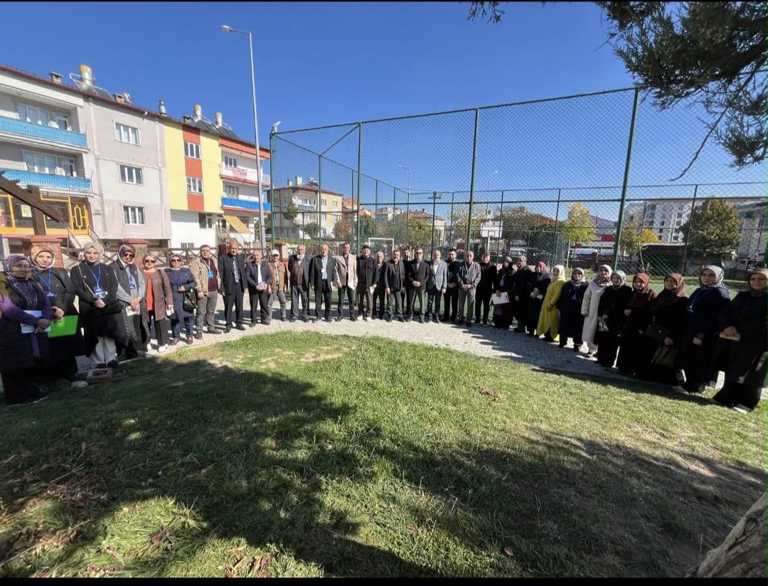 Sivas'ta AK Parti ekipleri 1 günde 486 ailenin kapısını çaldı