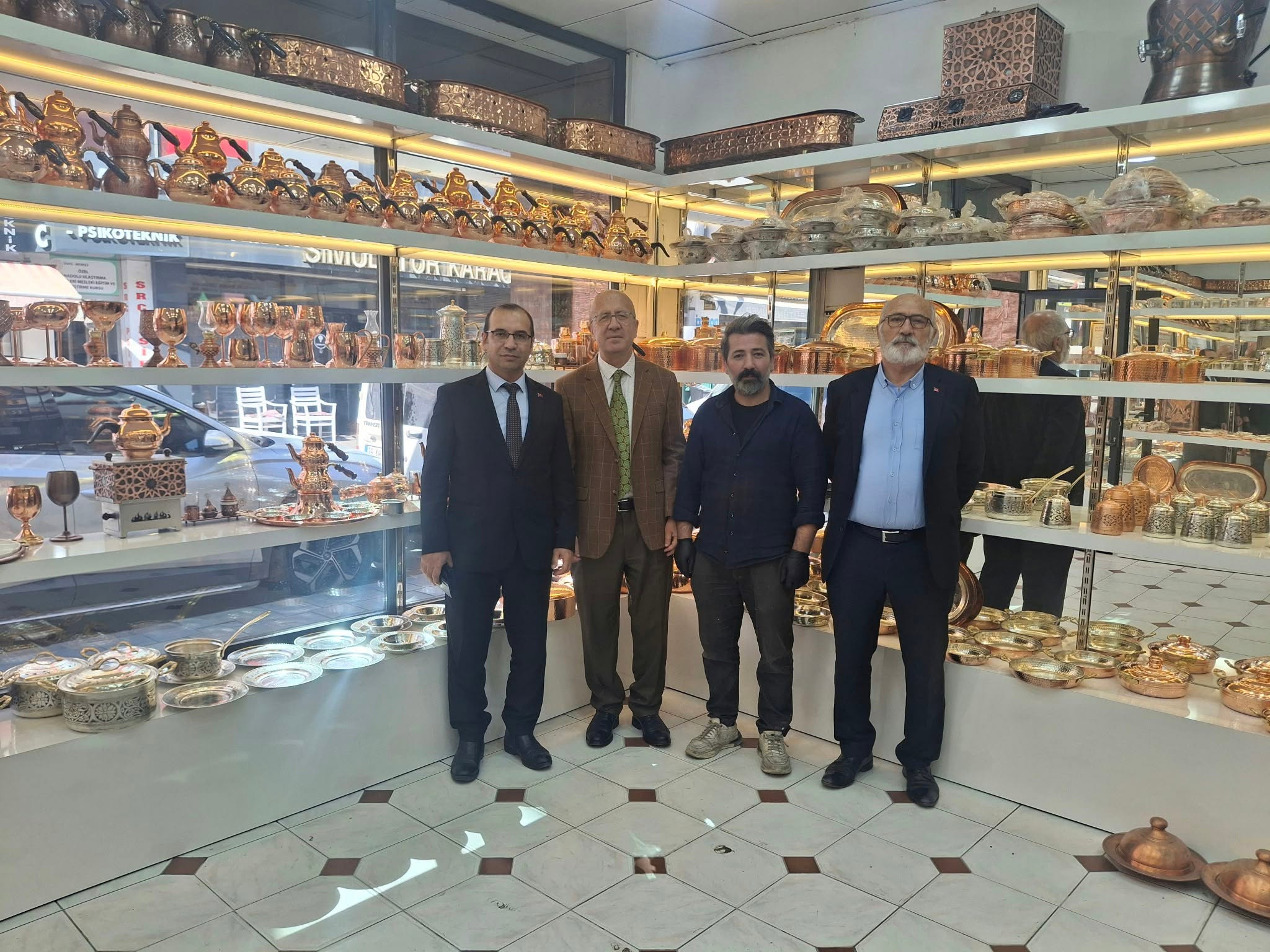 Aziz Erdoğan'dan bakır ustası Mevlüt Çetin'e ziyaret