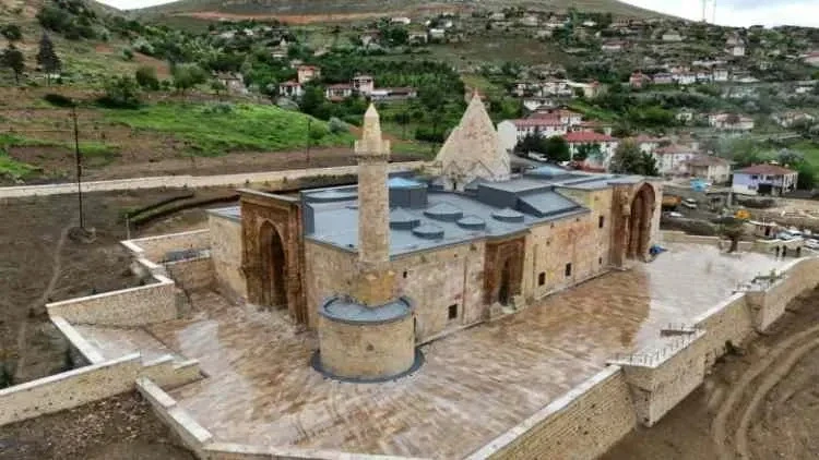 Türkiye'nin 81 İlinde Favoriler Belli Oldu! Sivas'tan Divriği Ulu Camii Seçildi!