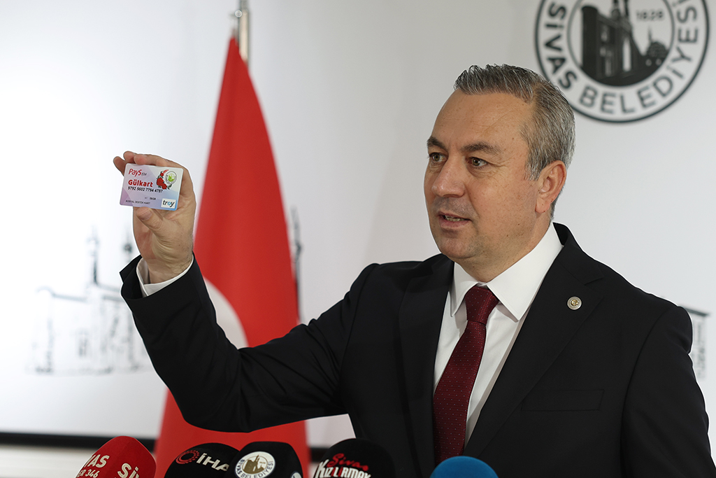 Emekli nakit desteği ve öğrenci eğitim yardımı hesaplara yattı!