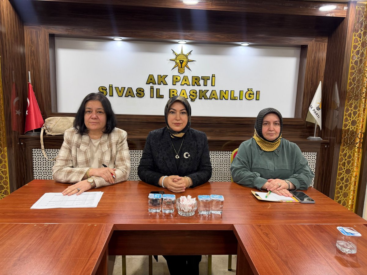 AK Parti Sivas Kadın Kolları Toplandı! Rukiye Toy’dan Birlik ve Beraberlik Mesajı!