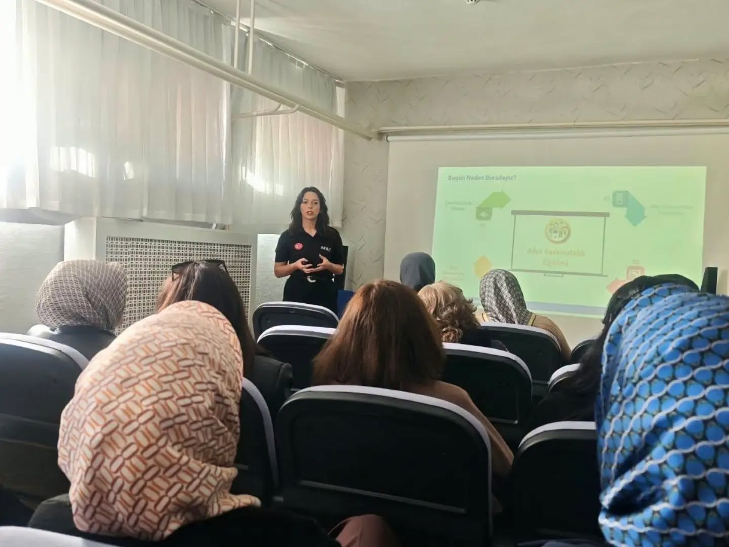 Hassas gruplara özel afet hazırlığı! AFAD uzmanları Sivas'ta saha personelini eğitti!