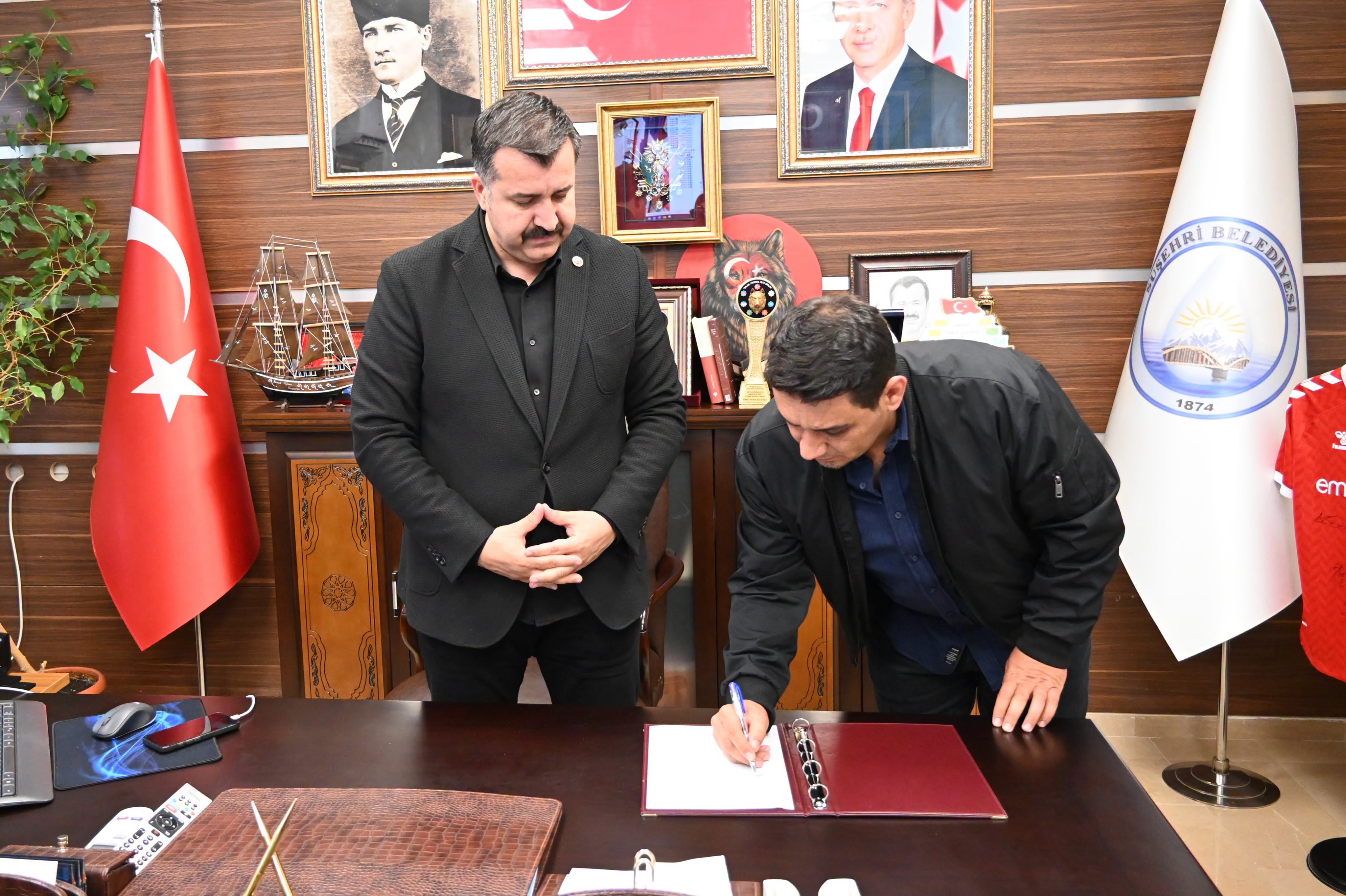 Sivas'a 100 milyon liralık su yatırımı: İhale sözleşmesi imzalandı