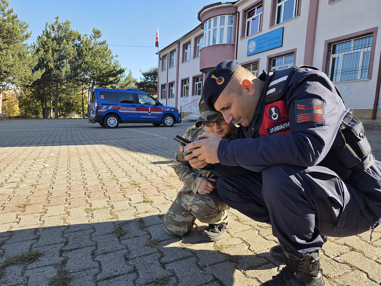 Sivas'ta jandarma ekipleri özel eğitim öğrencisi Alparslan'ın hayalini gerçekleştirdi