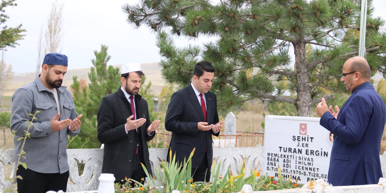 Altınyayla protokolünden 29 Ekim Cumhuriyet Bayramı şehitlik ziyareti