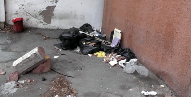 B Blok Sahipsiz Kaldı