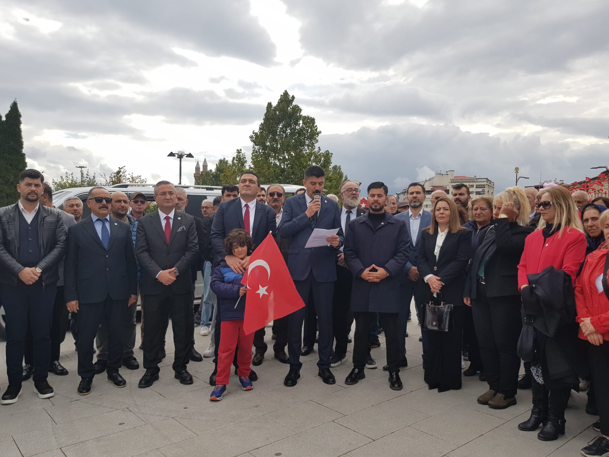 “Cumhuriyetimizin değerlerinden asla vazgeçmeyeceğiz”