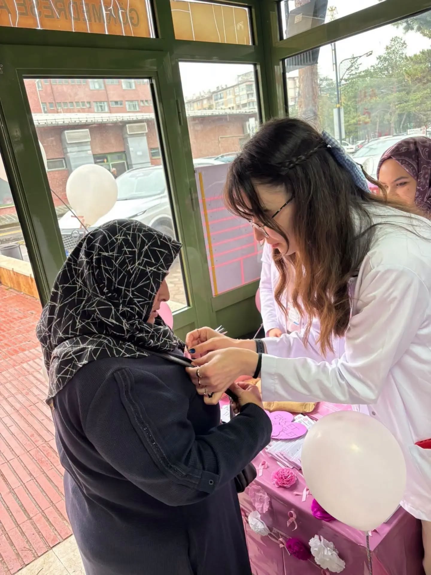 Sivas Cumhuriyet Üniversitesi geleceğin sağlıkçılarıyla sahada