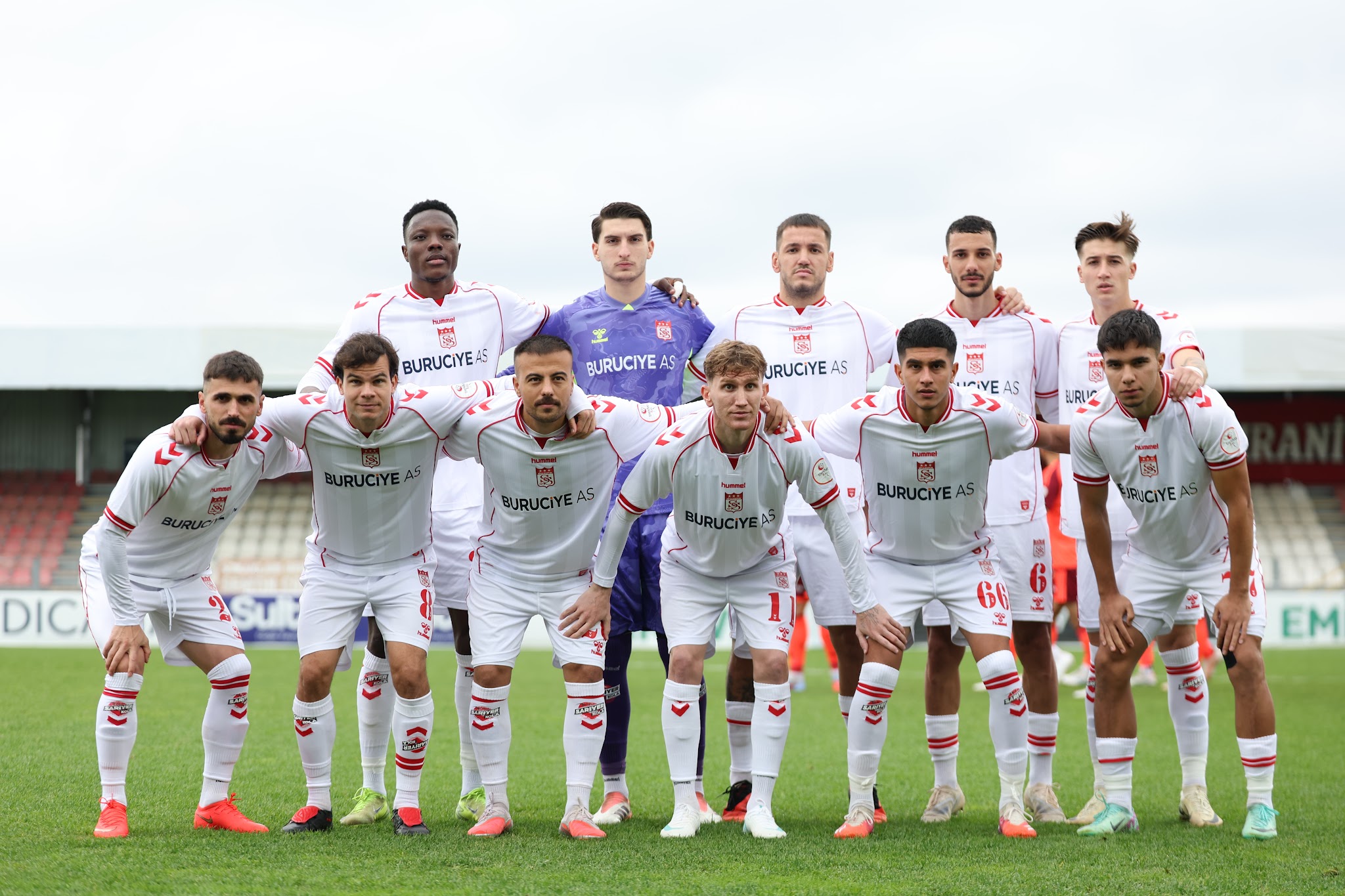 Sivasspor'da 4 futbolcu kart sınırında!