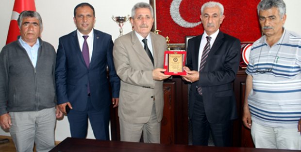 Polat´a plaket verildi