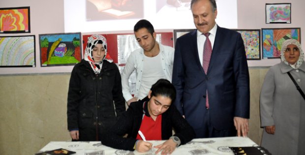 Bir Kalemim Bir De Ben