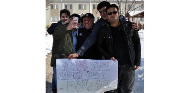 Konyağ Yoksa Antalyağ Olsun Bakkal Amca