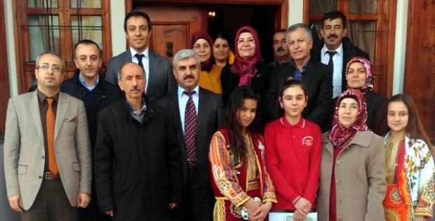 Yazar Şenel Öğrencilerle Buluştu