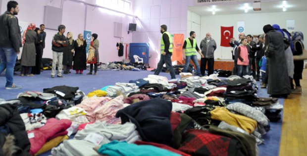 Beşir Derneğinden Giysi ve Gıda Yardımı