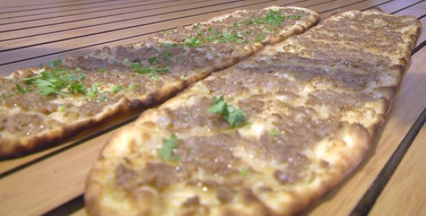 Etli Pide De Konya´dan İyiyiz