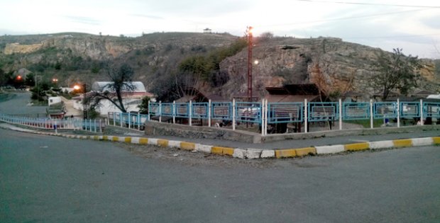 Köstebek Yuvası Yollar İsyan Ettiriyor