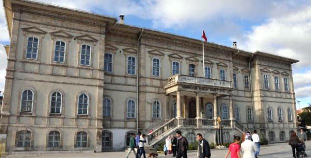 Büst Tartışmasına Son Noktayı Koydu