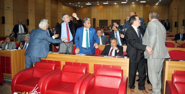 Meclise Nazar Değdi
