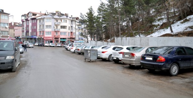 Sokak Araları Araba Pazarına Döndü