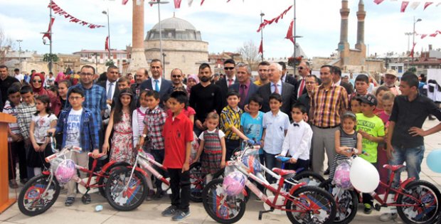 520 Bisiklet, Öğrencilere Teslim Edildi