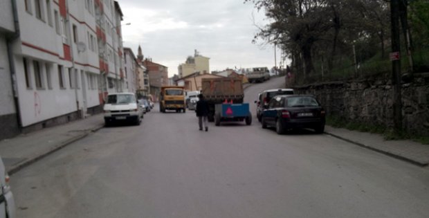 Uzunyol Caddesi´nde Asfalt Düzeltildi