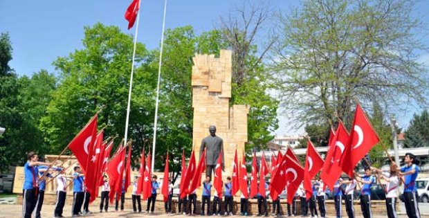 19 Mayıs Kutlamaları Yağış Nedeniyle Kısa Sürdü