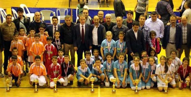 Masatenisinde Kupalar Sahiplerini Buldu