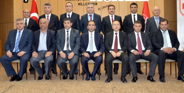 Gözler Kongrede