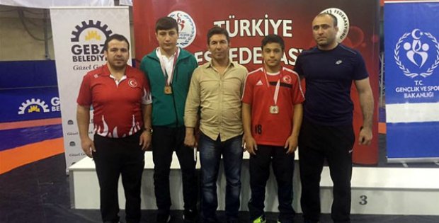 Minik Güreşçilerden Büyük Başarı